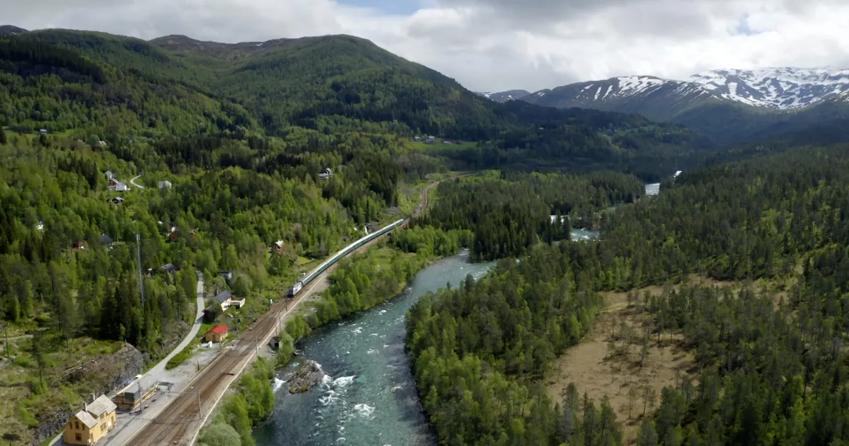 Rail Away reist verder in Noorwegen: langs authentiek vikingdorp naar het 'hart van de Fjorden'