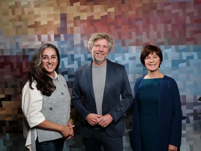 Directeur-bestuurders Zakia Guernina (VPRO), Arjan Lock (EO) en Willemien van Aalst (Human).