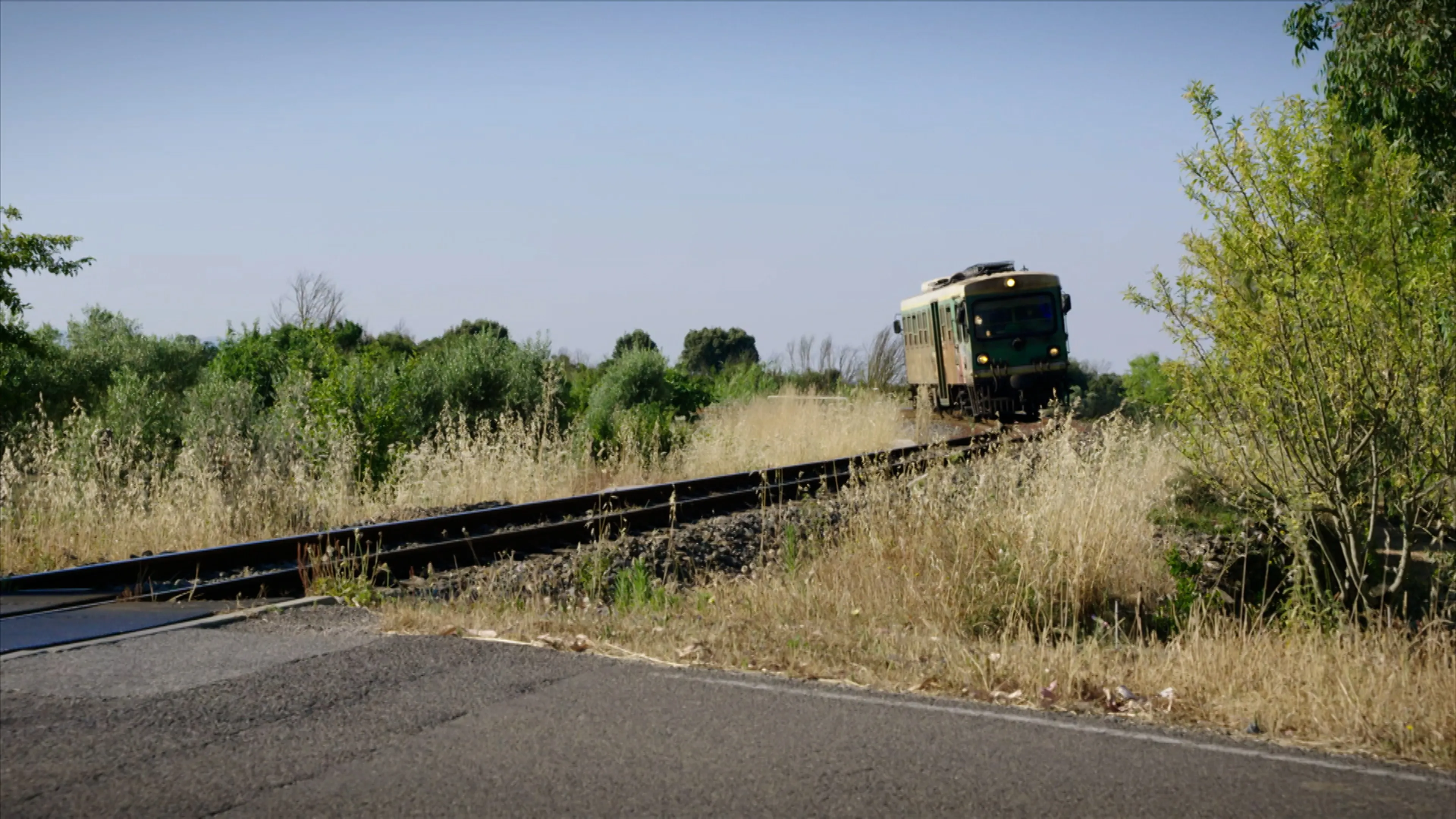 Met dit nostalgische treintje zie je Sardinië zoals bijna niemand het kent