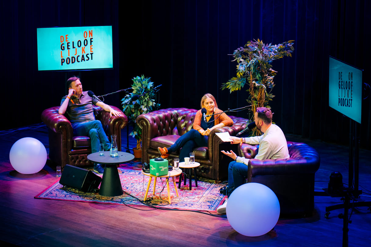 Ervaar 'De Ongelooflijke Podcast Live' in Ede en Zwolle