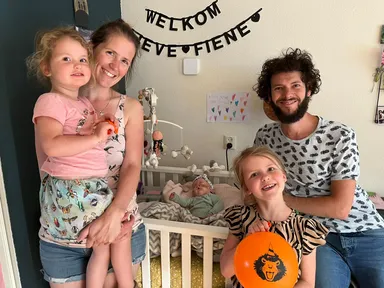 Baby Fiene had een slechte start: 'Ze werd 13 minuten gereanimeerd'