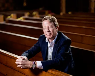 Gepassioneerde theoloog en predikant Ad van Nieuwpoort te gast in Levensbepalend