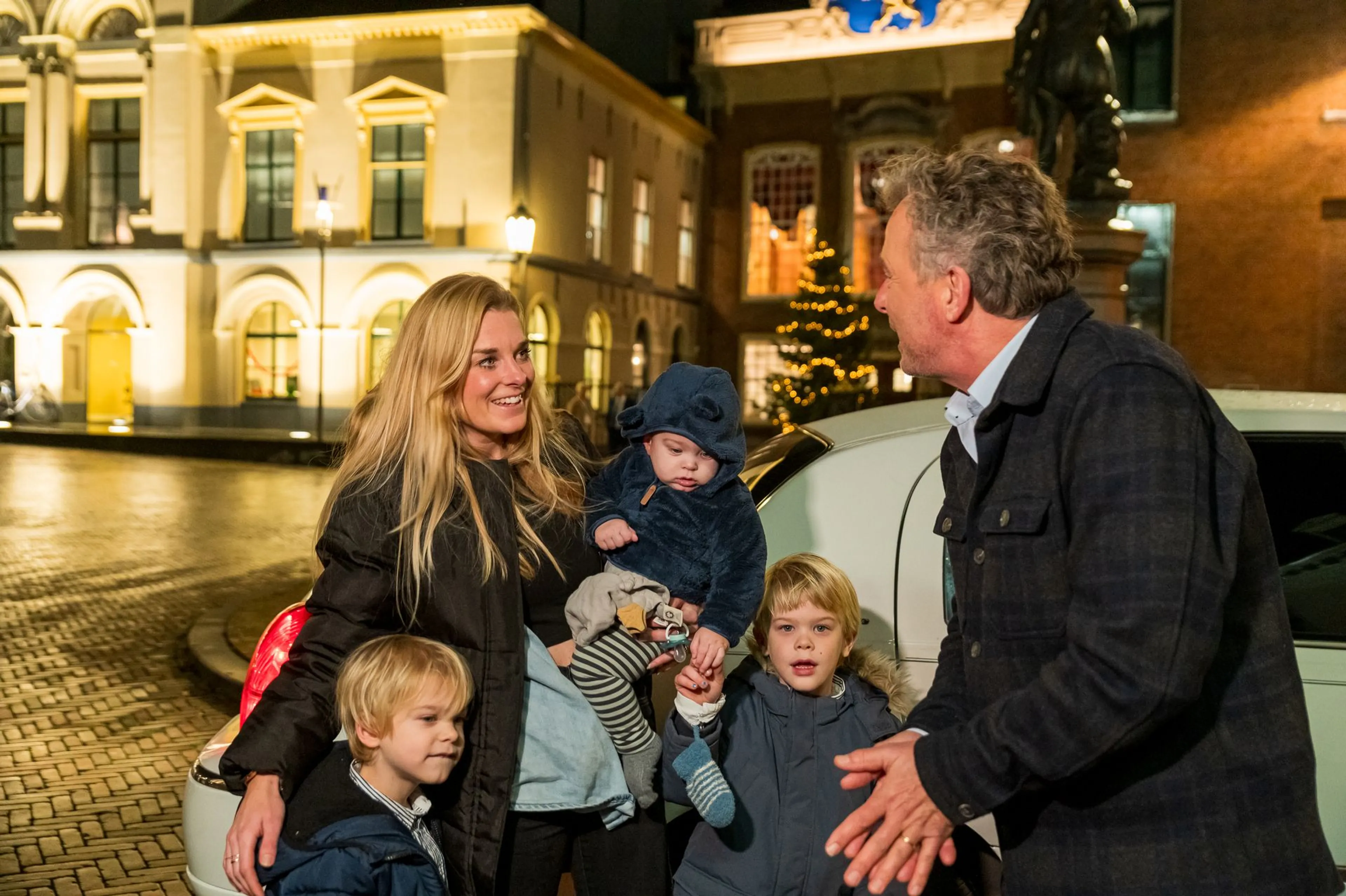 Het Familiediner en Klaas aan het front kanshebbers voor Televizier-Ring