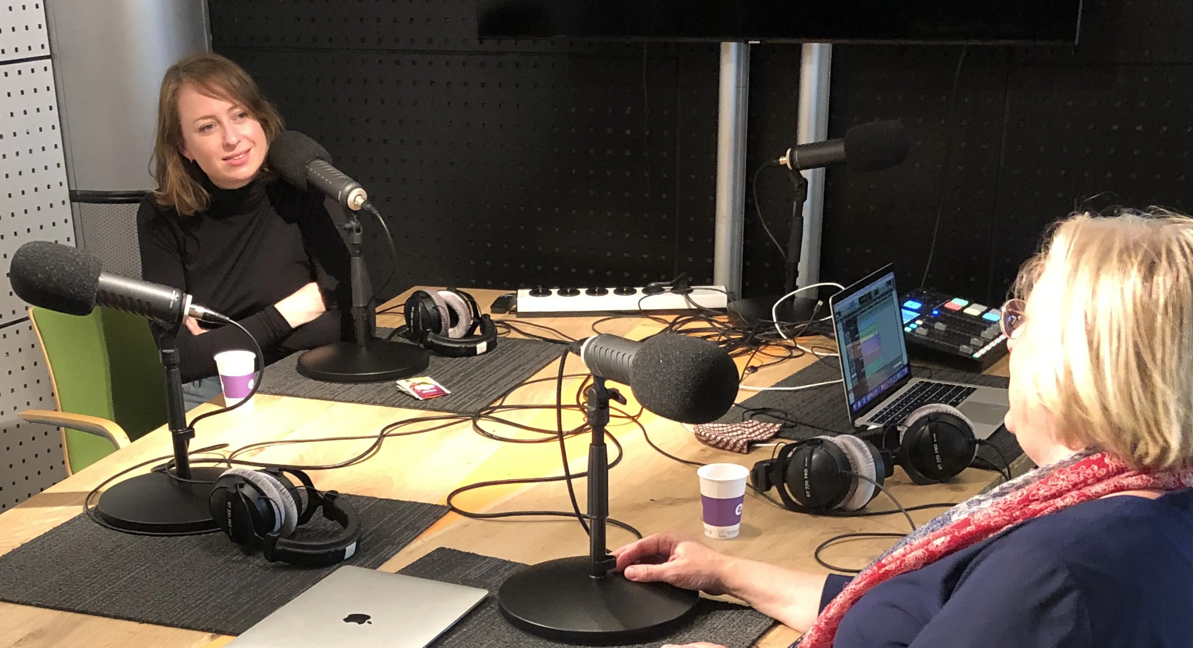 Stephanie Struijk zingt troostliedjes