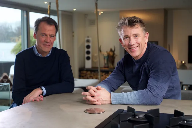 In het EO-programma Adieu God? gaat presentator Tijs van den Brink in gesprek met acteur Waldemar Torenstra.