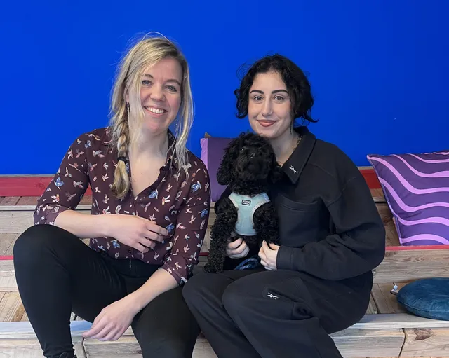 Martine ten Klooster gaat in gesprek met Naaz. Ze vertelt over haar greep naar vrijheid aan de hand van haar nieuwste songteksten.
