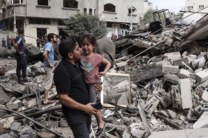 Oorlog in Israël en Gazastrook wakkert enorme polarisatie weer aan: 'Een 'ja maar' past nu niet'