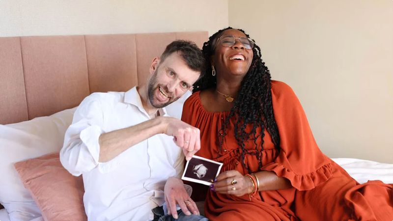 Na tien jaar vruchtbaarheidsbehandelingen werd Meredith zwanger via een donor