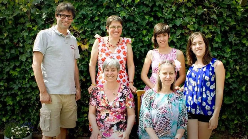 Arnout is tweeling, trouwde met een tweeling en kreeg zelf een tweeling